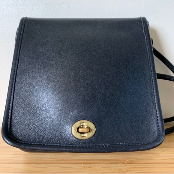 On Hold. Vintage Coach Crossbody - Picture 2 of 14